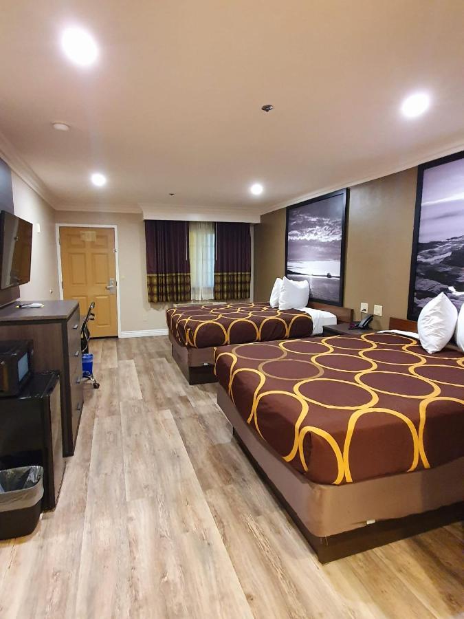Super 8 By Wyndham Buena Park Area Hotel