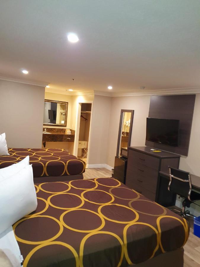 Super 8 By Wyndham Buena Park Area