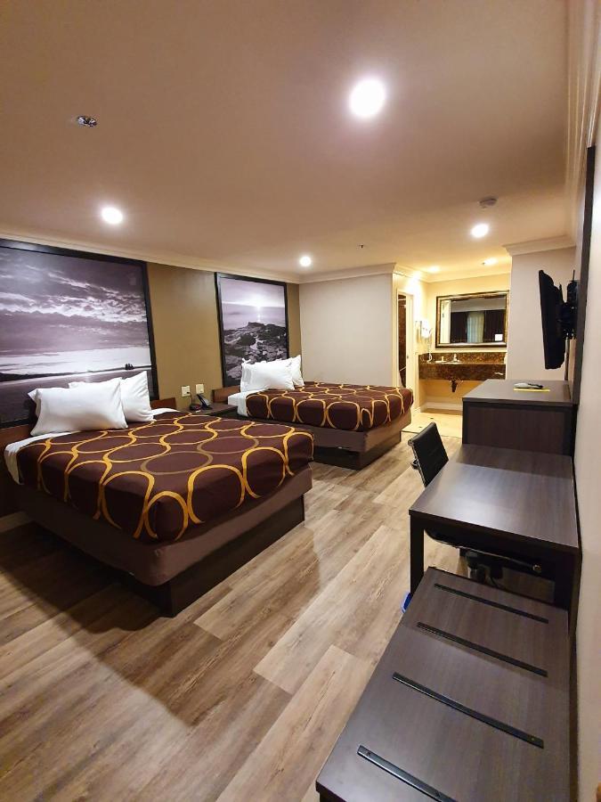 Super 8 By Wyndham Buena Park Area