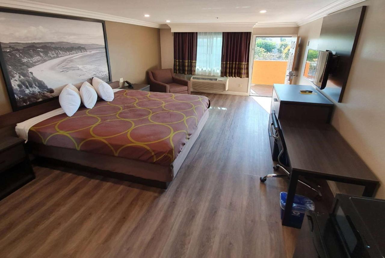 Hotel Super 8 By Wyndham Buena Park Area Cypress