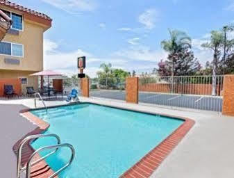 Super 8 By Wyndham Buena Park Area Hotel Cypress